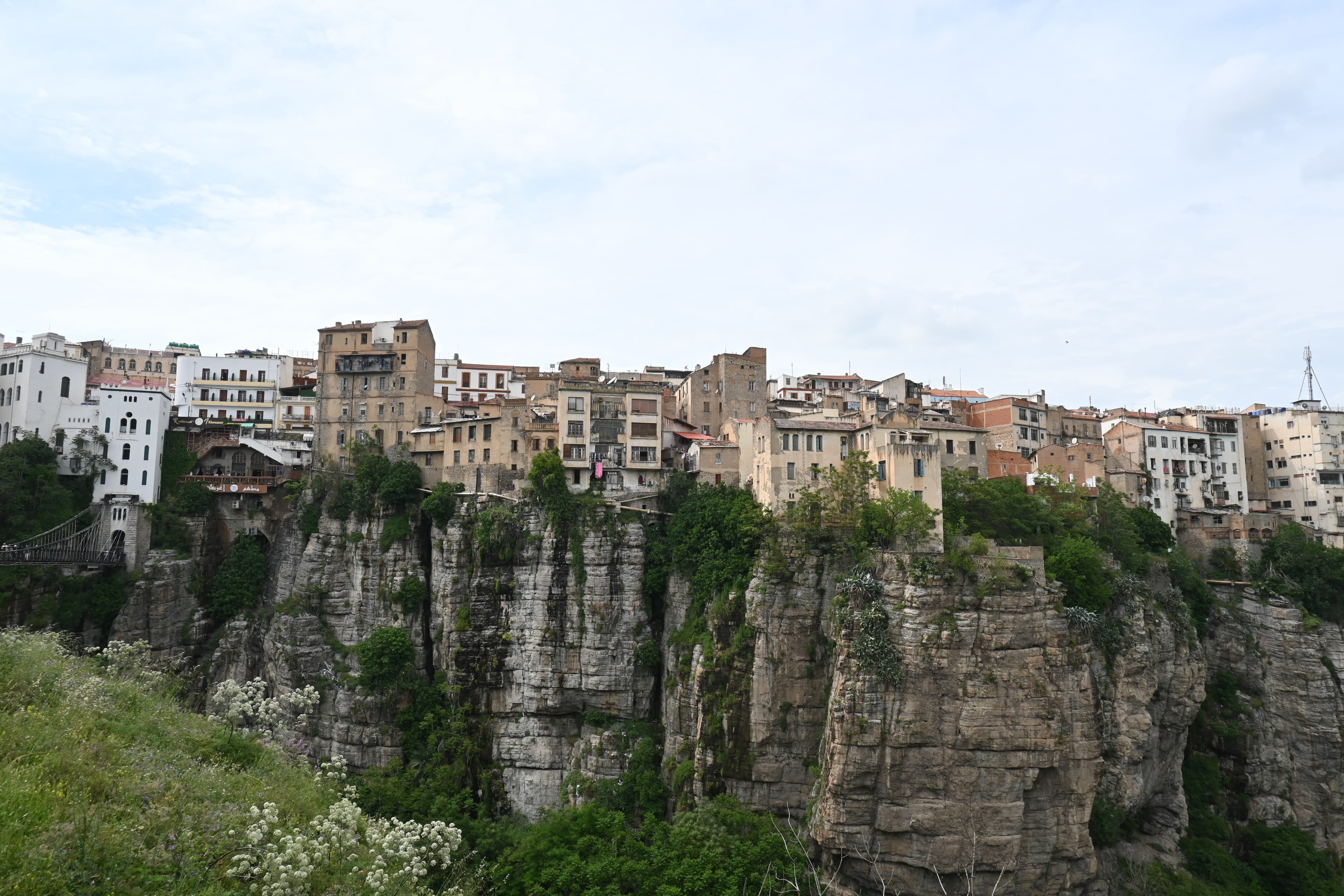La vieille ville de Constantine perchée sur son rocher